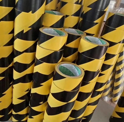 48 mm breites PVC-Schwarz-Gelb Warnband Lagerbodenzonenband